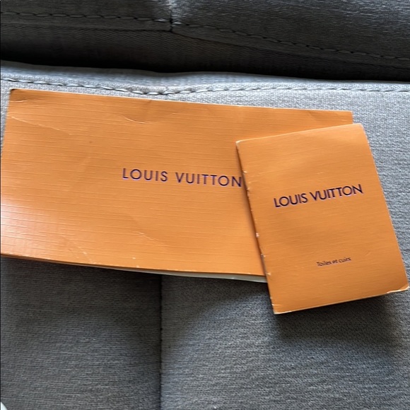 There basically brand new and I own 1000 dollars to my brother - Picture 9 of 9